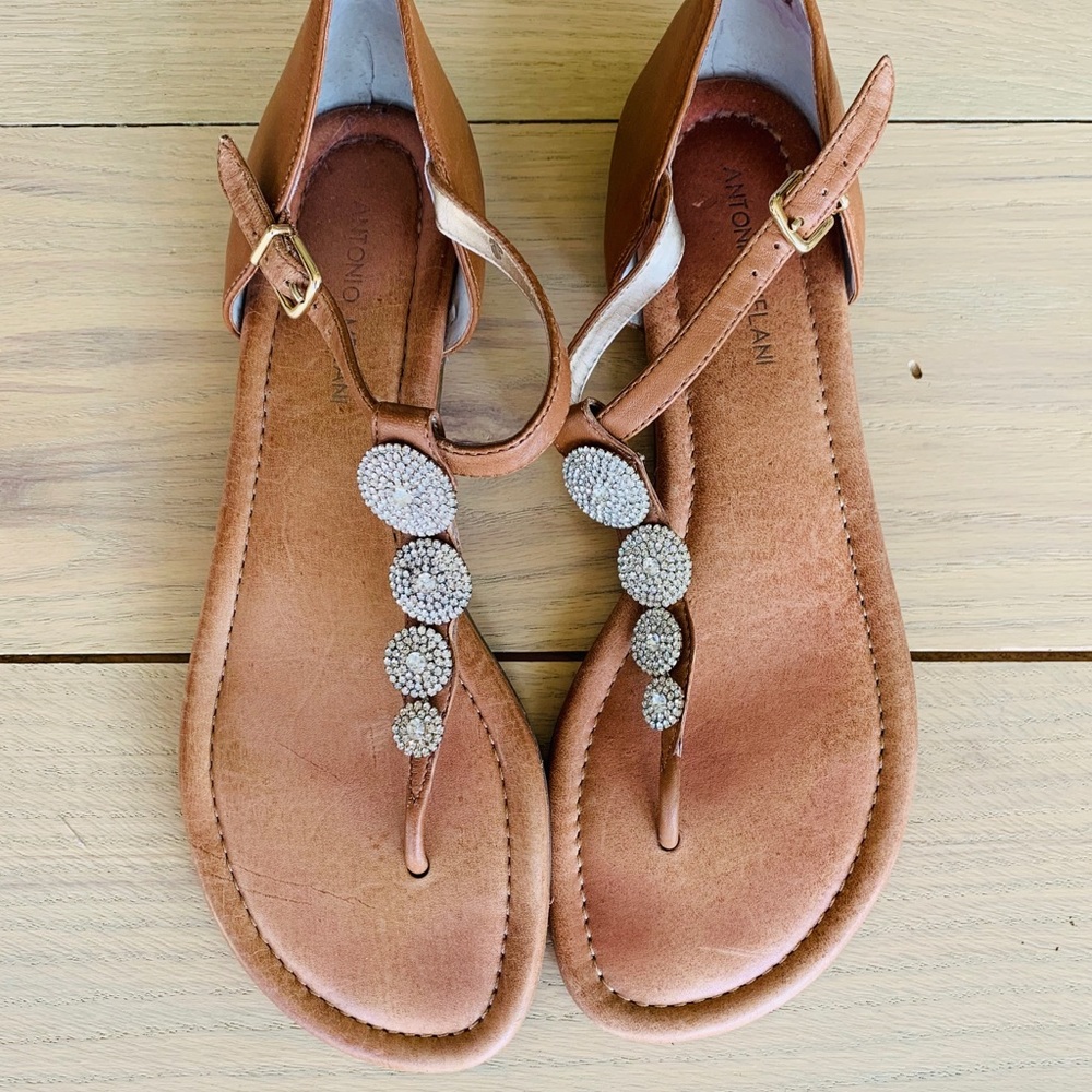 ANTONIO MELANI // diamond strap sandals